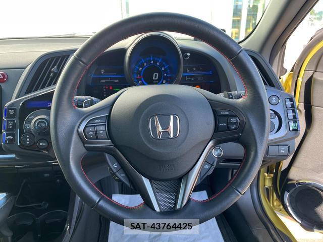 Honda CR-Z 2012-10 8813235-7