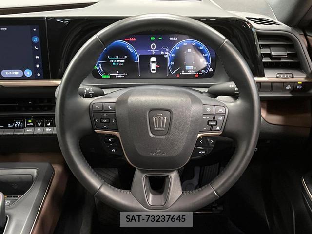 Toyota Crown Crossover 2023-03 8812642-10