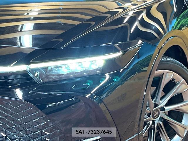 Toyota Crown Crossover 2023-03 8812642-11