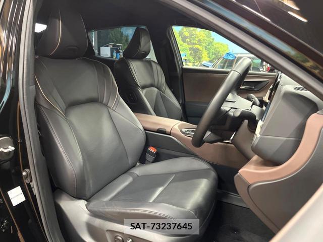 Toyota Crown Crossover 2023-03 8812642-7
