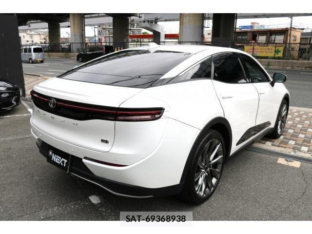 Toyota Crown Crossover 2024-02 8814825-1