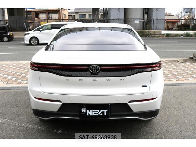 Toyota Crown Crossover 2024-02 8814825-9