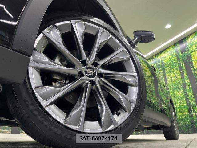 Toyota Crown Crossover 2023-04 8814997-12