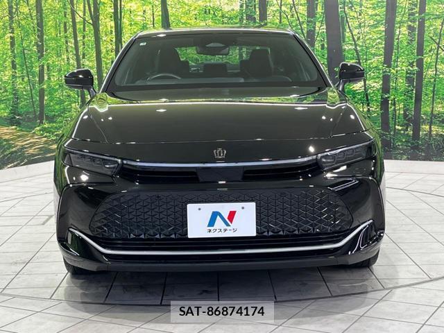 Toyota Crown Crossover 2023-04 8814997-13