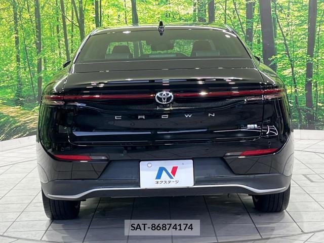Toyota Crown Crossover 2023-04 8814997-14