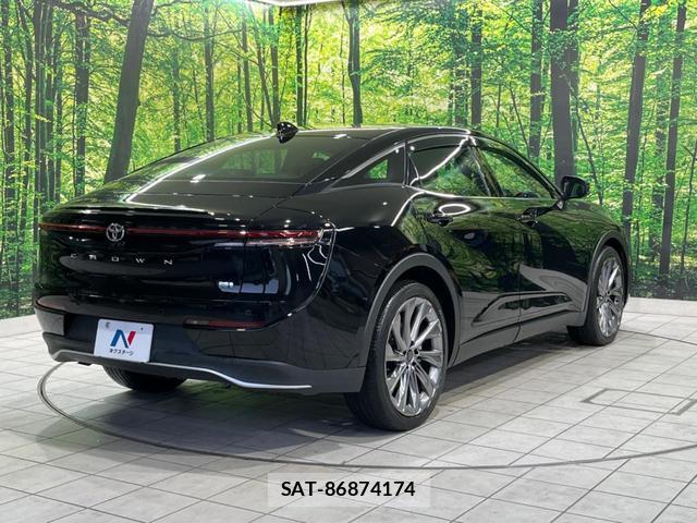 Toyota Crown Crossover 2023-04 8814997-16