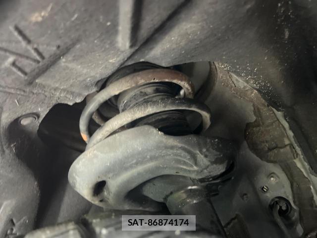 Toyota Crown Crossover 2023-04 8814997-19