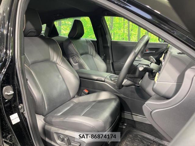 Toyota Crown Crossover 2023-04 8814997-7