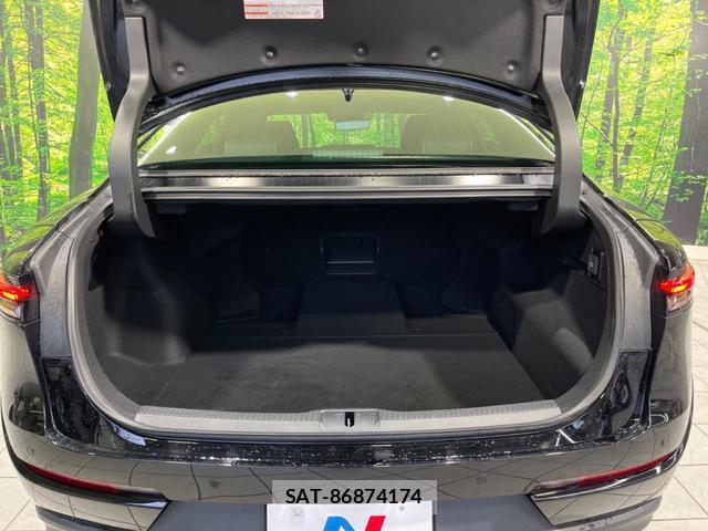 Toyota Crown Crossover 2023-04 8814997-9