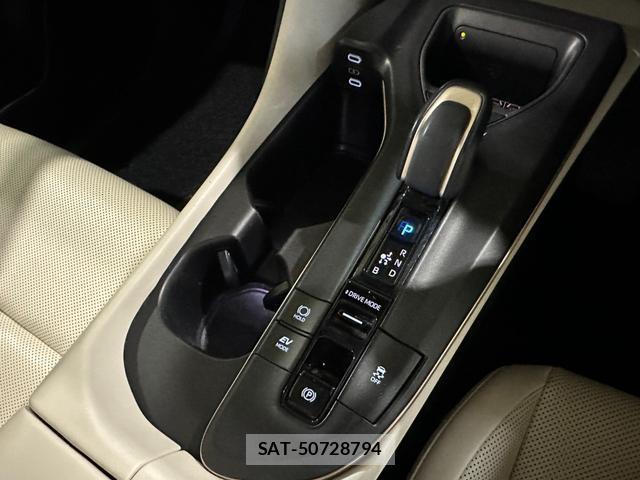 Toyota Crown Crossover 2024-02 8817157-12