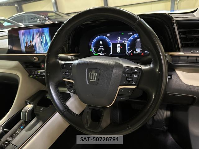Toyota Crown Crossover 2024-02 8817157-8