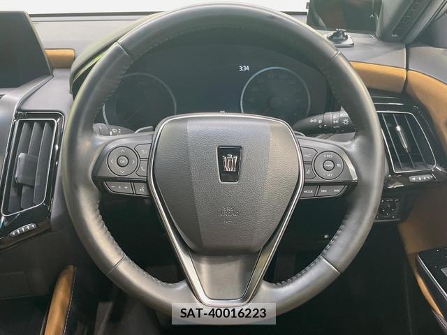 Toyota CROWN HYBRID 2020-01 8812036-10