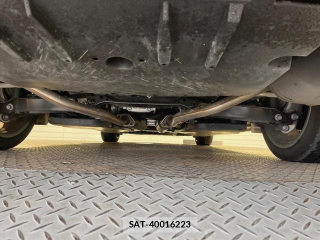 Toyota CROWN HYBRID 2020-01 8812036-19