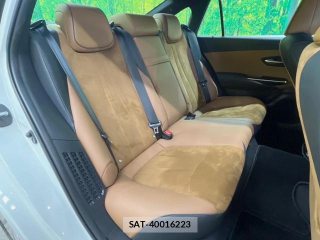 Toyota CROWN HYBRID 2020-01 8812036-8
