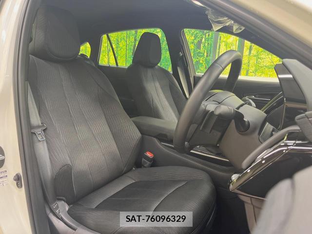 Toyota CROWN HYBRID 2020-03 8812037-9