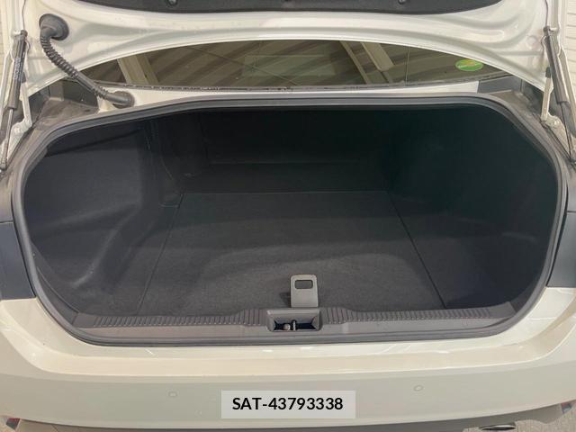 Toyota CROWN HYBRID 2018-11 8812039-13