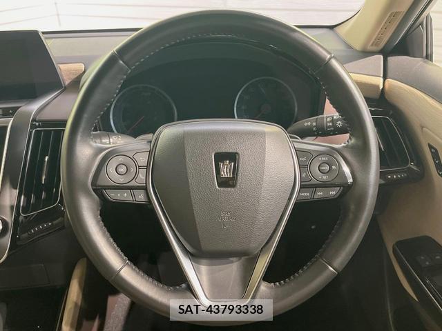 Toyota CROWN HYBRID 2018-11 8812039-14