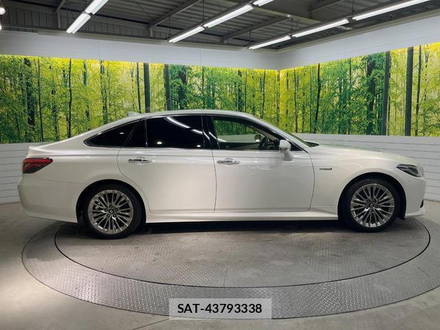 Toyota CROWN HYBRID 2018-11 8812039-19