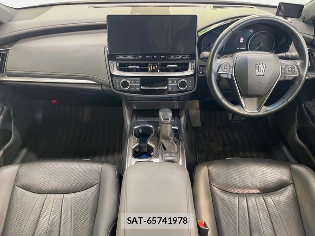 Toyota CROWN HYBRID 2021-03 8812040-1