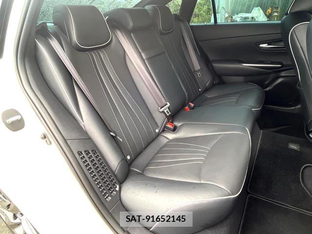 Toyota CROWN HYBRID 2019-03 8812220-12