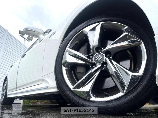 Toyota CROWN HYBRID 2019-03 8812220-15