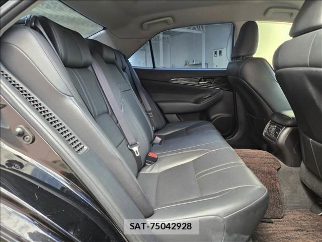 Toyota CROWN HYBRID 2013-08 8812302-11