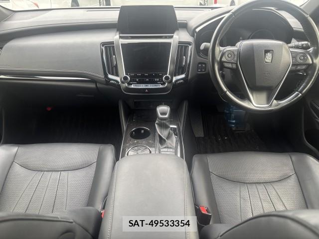 Toyota CROWN HYBRID 2018-11 8812710-7
