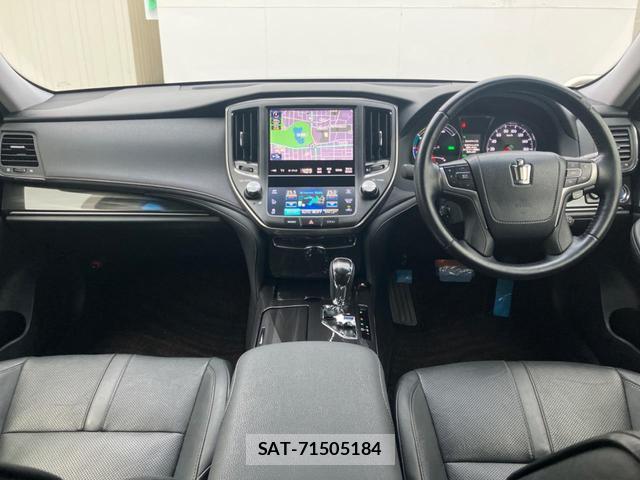Toyota CROWN HYBRID 2013-11 8812933-1