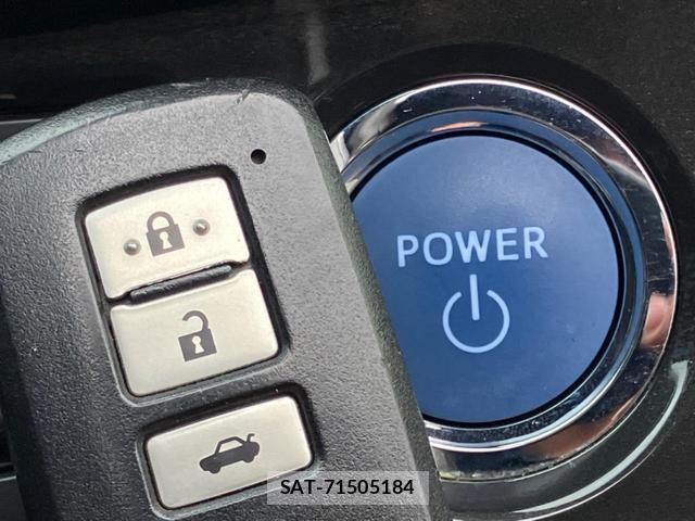 Toyota CROWN HYBRID 2013-11 8812933-5