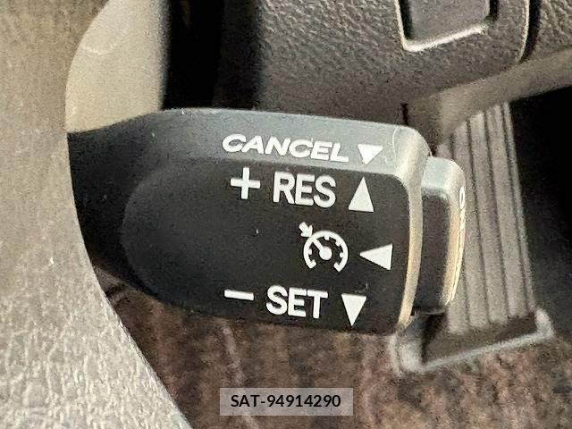 Toyota CROWN HYBRID 2014-03 8814518-6