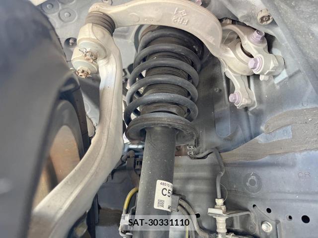 Toyota CROWN HYBRID 2020-12 8814605-19