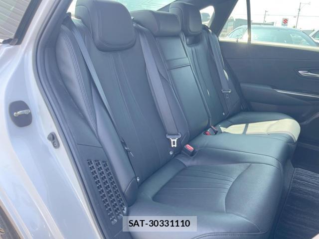 Toyota CROWN HYBRID 2020-12 8814605-8