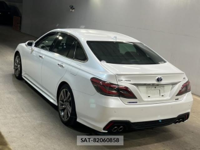Toyota CROWN HYBRID 2021-08 8815420-1