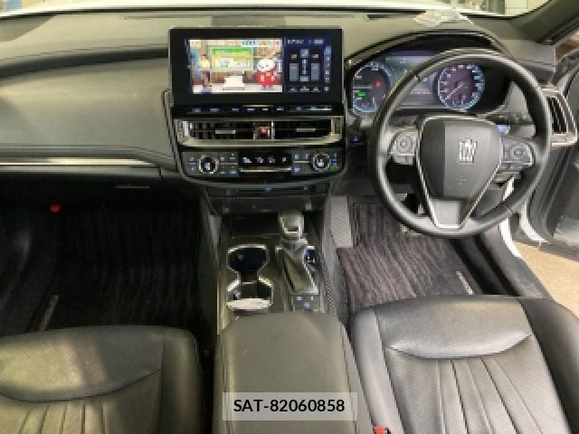 Toyota CROWN HYBRID 2021-08 8815420-2