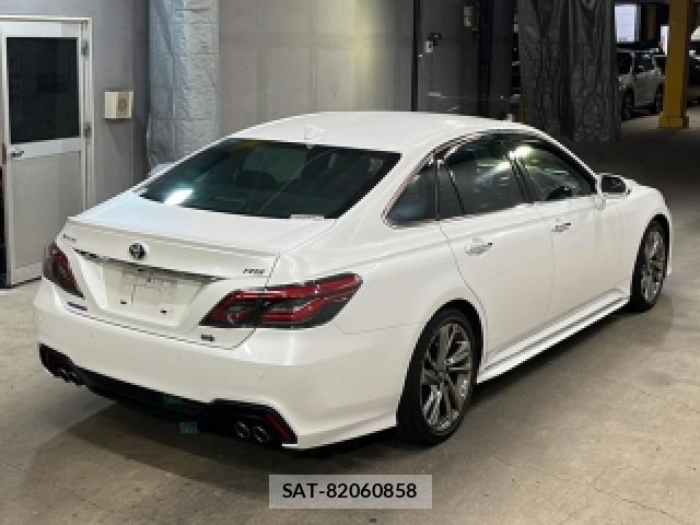 Toyota CROWN HYBRID 2021-08 8815420-3