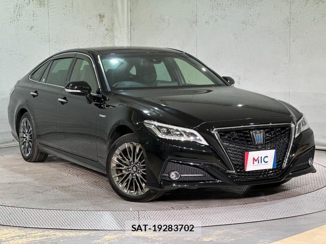 Toyota CROWN HYBRID 2019-05 8815725-12