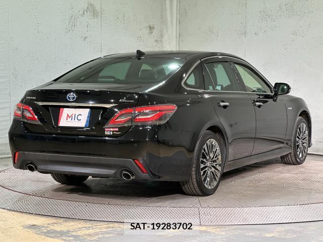 Toyota CROWN HYBRID 2019-05 8815725-14