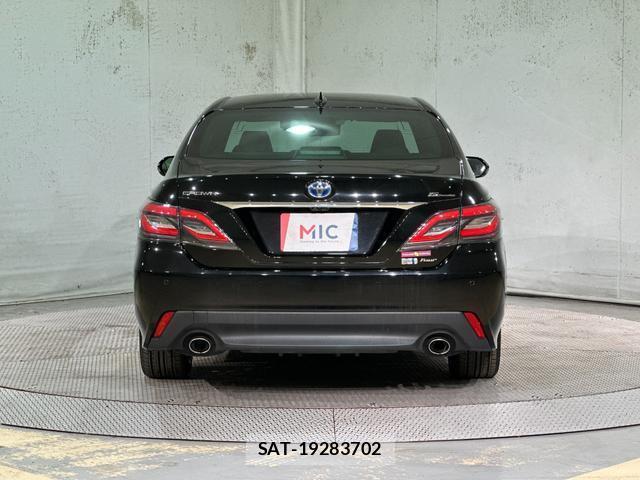 Toyota CROWN HYBRID 2019-05 8815725-15