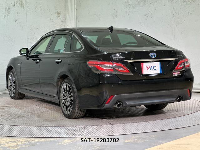 Toyota CROWN HYBRID 2019-05 8815725-16