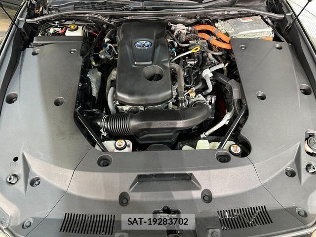Toyota CROWN HYBRID 2019-05 8815725-18