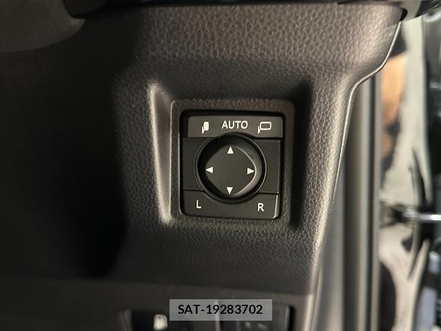 Toyota CROWN HYBRID 2019-05 8815725-19
