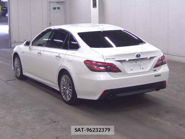 Toyota CROWN HYBRID 2019-09 8815976-1