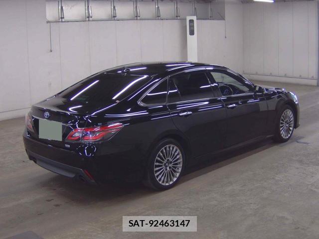 Toyota CROWN HYBRID 2022-06 8815986-4