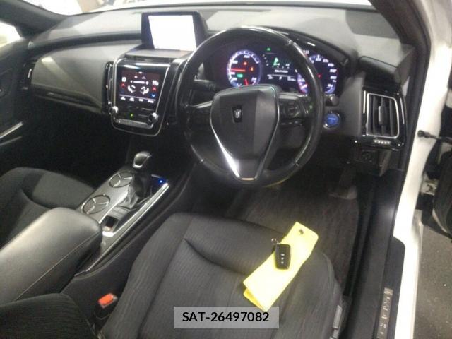 Toyota CROWN HYBRID 2019-08 8816000-2