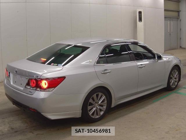 Toyota CROWN HYBRID 2015-10 8816949-1