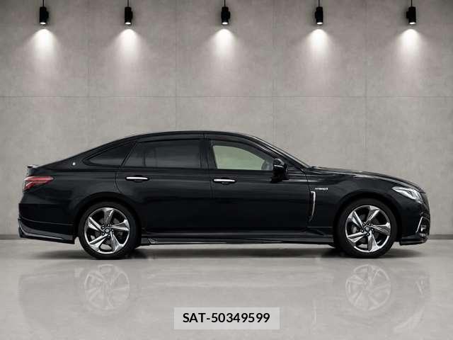 Toyota CROWN HYBRID 2018-08 8817007-2