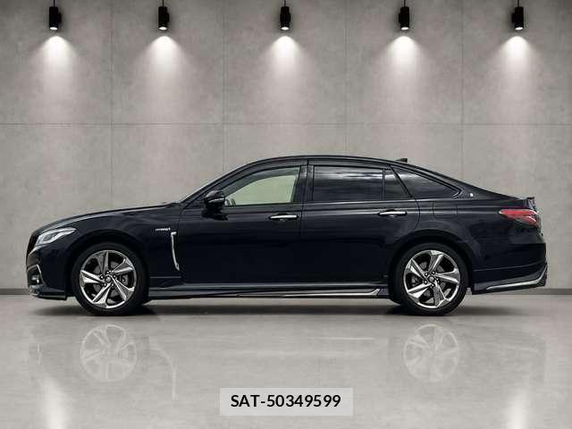 Toyota CROWN HYBRID 2018-08 8817007-3