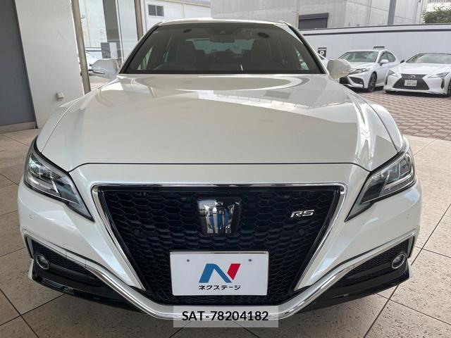 Toyota CROWN HYBRID 2018-08 8817209-13