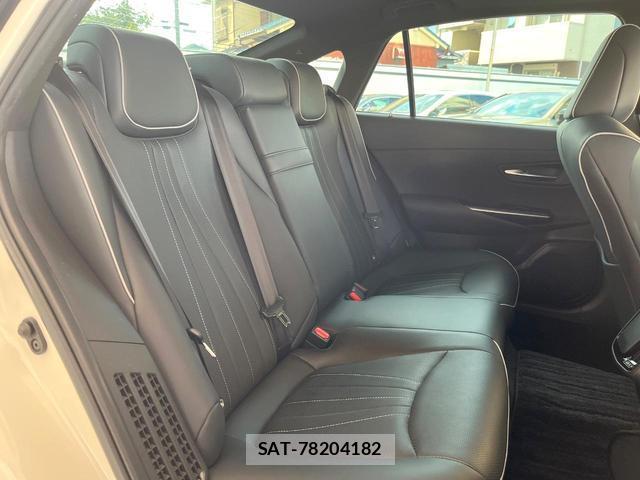 Toyota CROWN HYBRID 2018-08 8817209-8