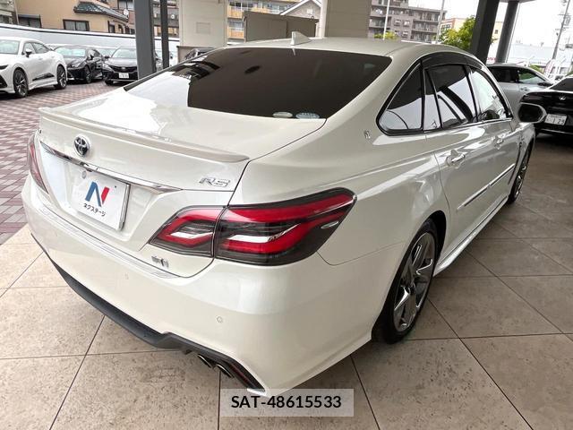 Toyota CROWN HYBRID 2018-07 8817212-17